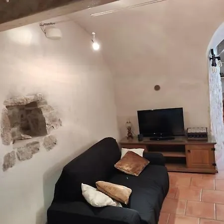 Atypique : La Grotte Appartement *