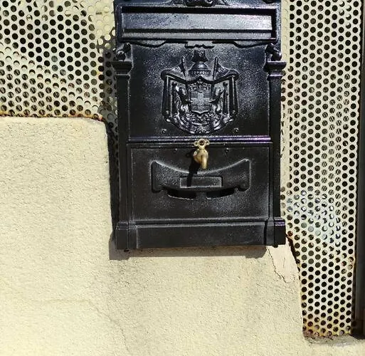 Atypique : La Grotte * Bez-et-Esparon